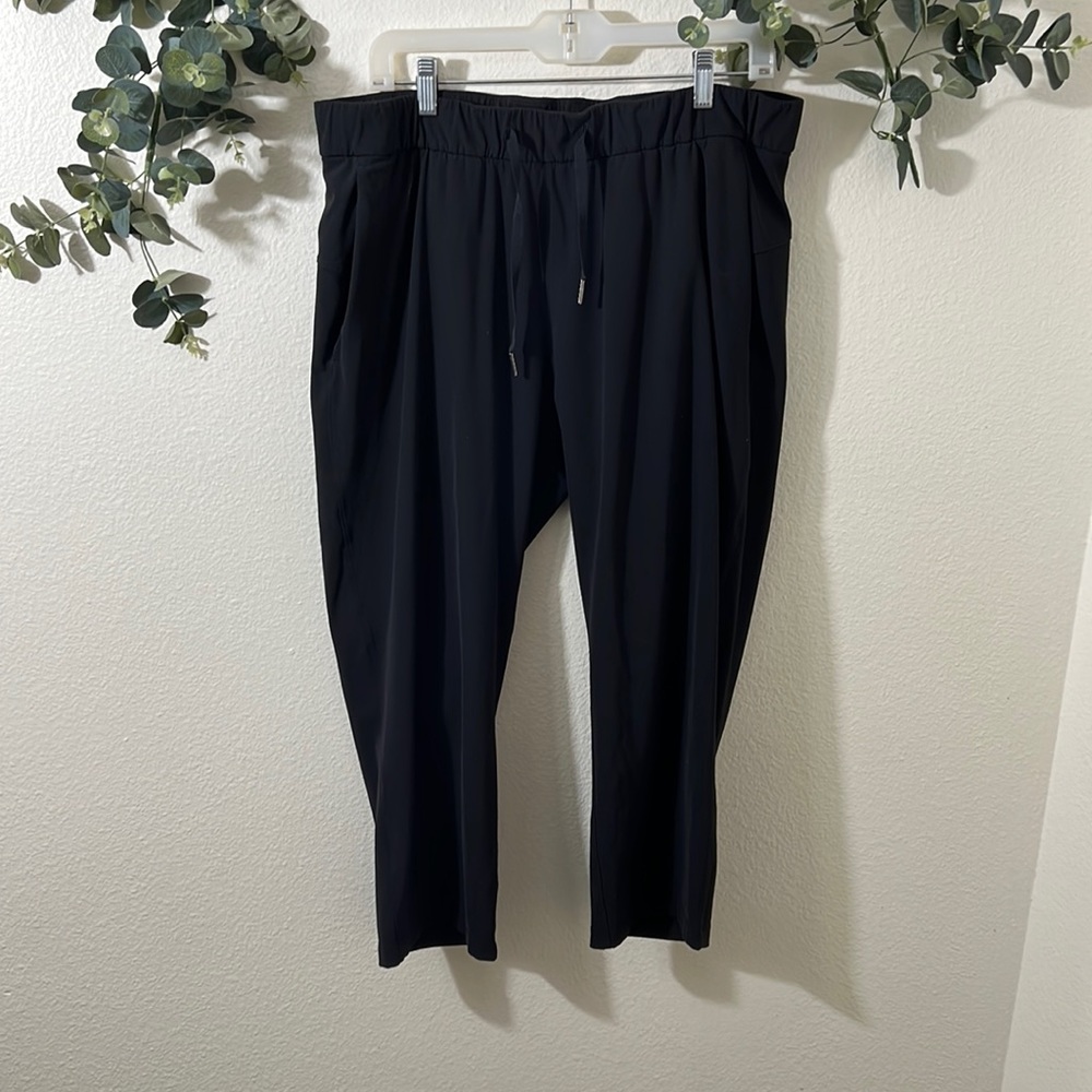 Lululemon On the Fly Crop Pants